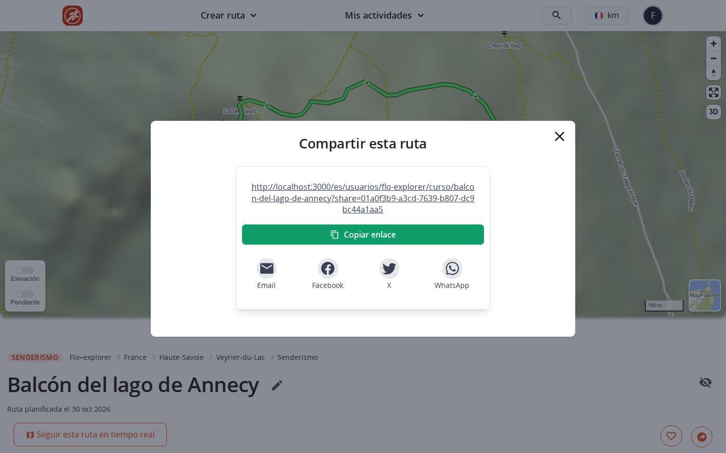 Ventana para compartir una ruta en MapPlanner en el ordenador: enlace único, botón para copiar e iconos de Email, Facebook, X y WhatsApp